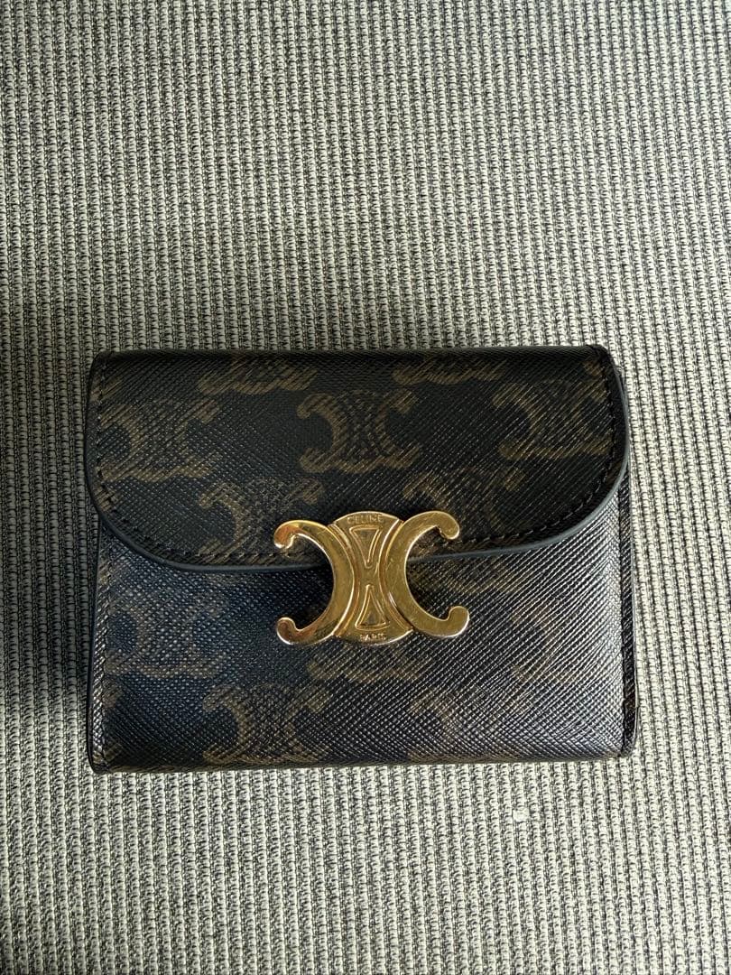 ※最終値下げ1/22まで※ CELINEセリーヌ モノグラム三つ折り財布
