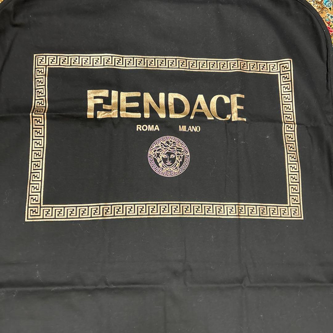 FIENDA CE ブラック ガーメントバッグ