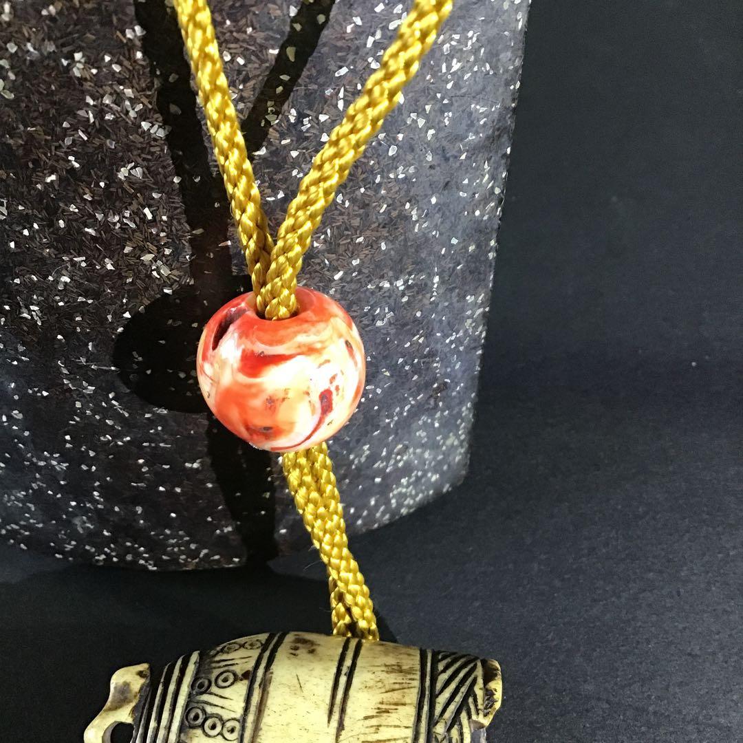 火縄銃　煙硝入　鶴頭玉緒締、半鐘型根付　江戸期　　s4