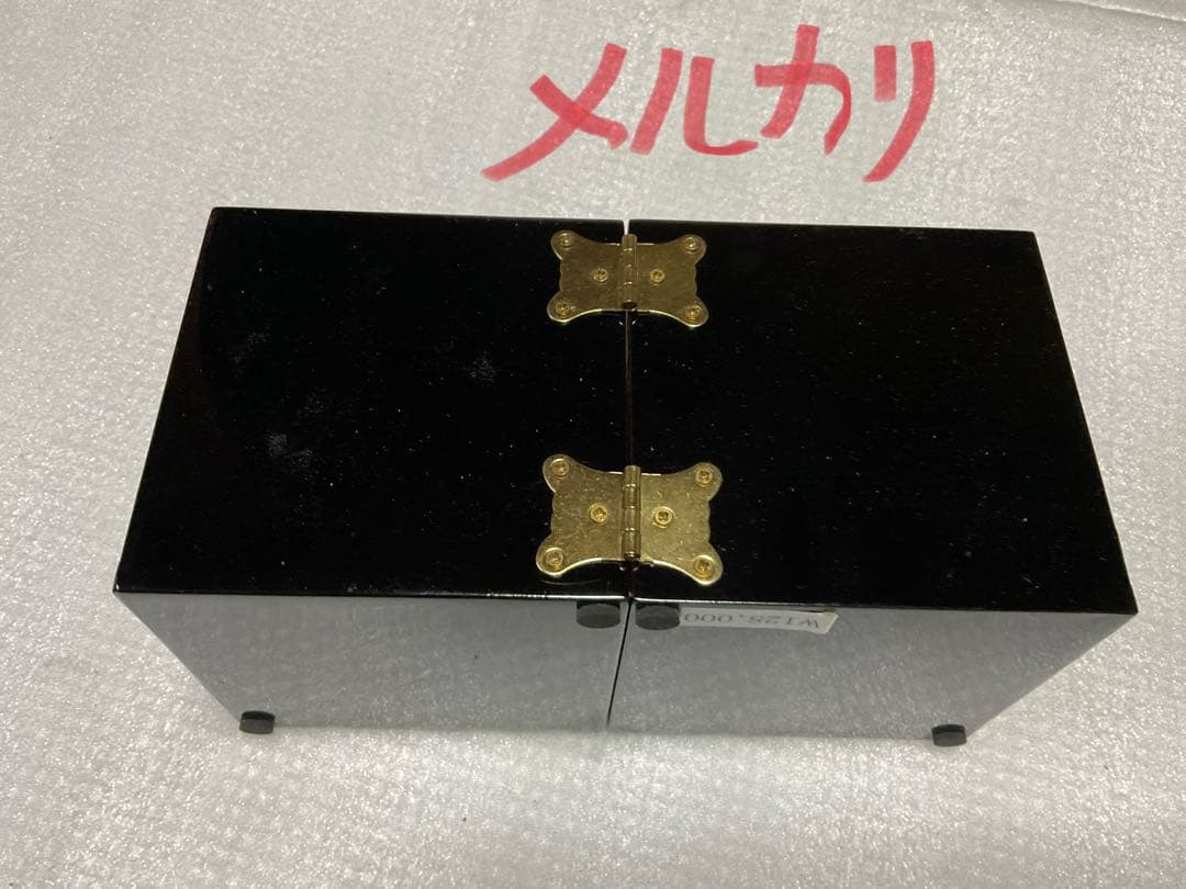 螺鈿模様の宝箱／二つ折れタイプ。【花と鳥模様　上下の引き出しあり】。