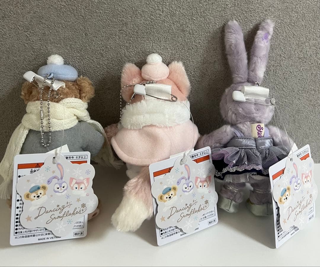 ダンシングスノーフレークス　ダッフィー　ステラルー　リーナベル　ぬいぐるみバッジ