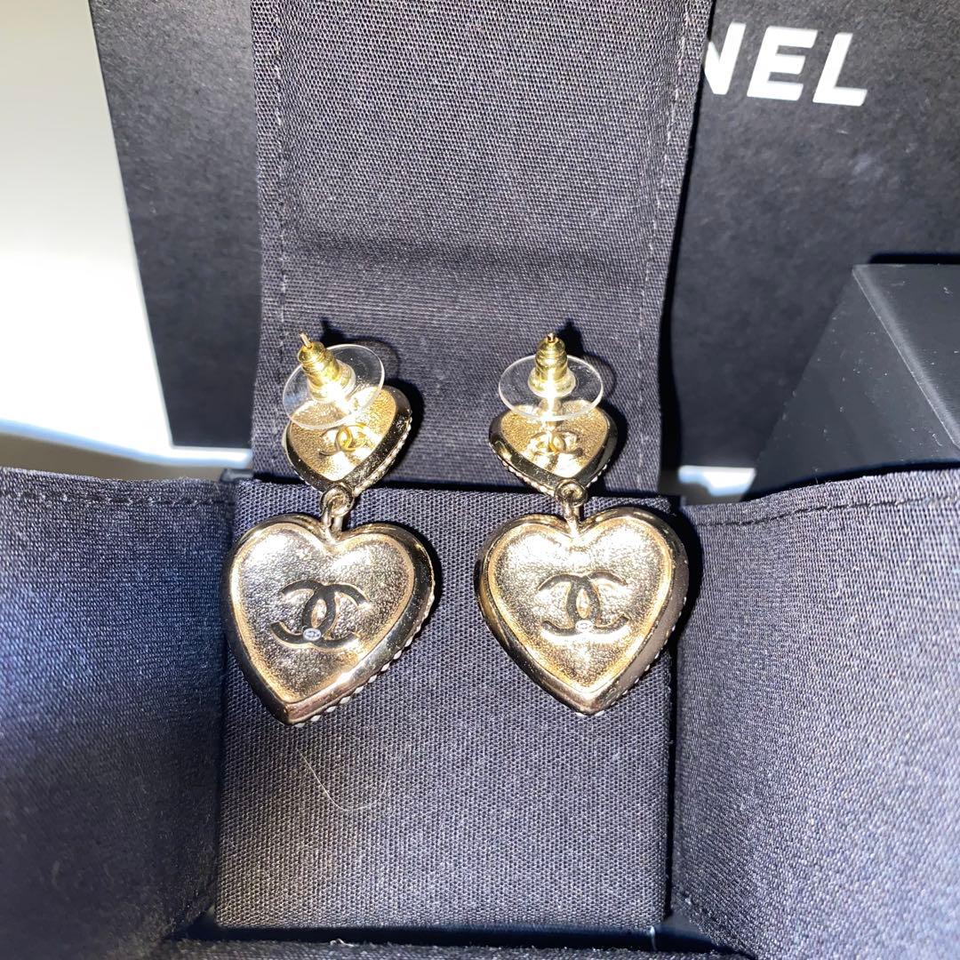 CHANEL 22B ピアス