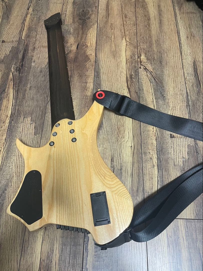 GOC illumina 8弦 ヘッドレス strandberg