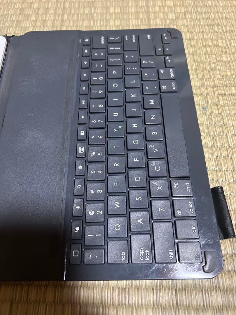 iPad Air2 9.7インチ Logicoolキーボード 完動品