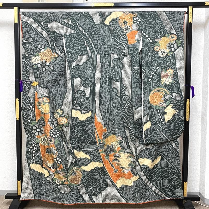 411z11〇総絞り 振袖 金彩 熨斗 菊 牡丹 深緑 オレンジ〇成人式 結婚式