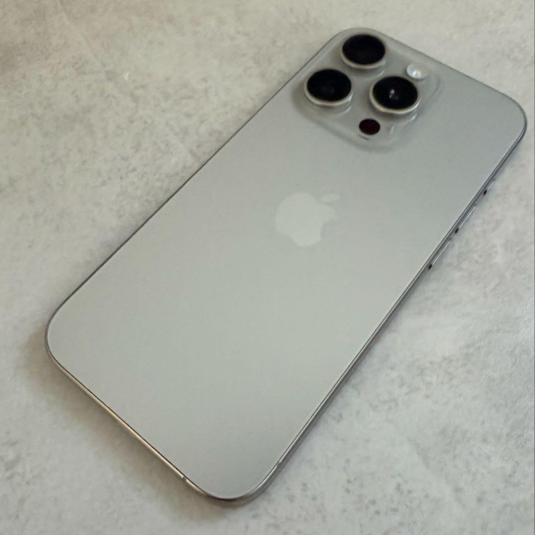 美品 iPhone 15 Pro ナチュラルチタニウム 256GB SIMフリー
