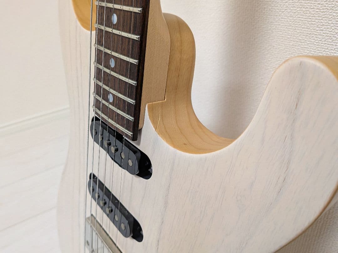 【送料無料】 Saito Guitars S-622 Trans White