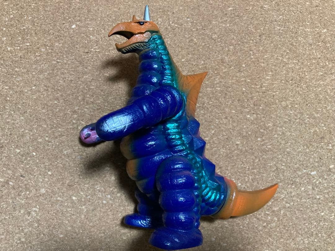 バキシム ポピー キングザウルスシリーズ ソフビ ウルトラマン 約18cm