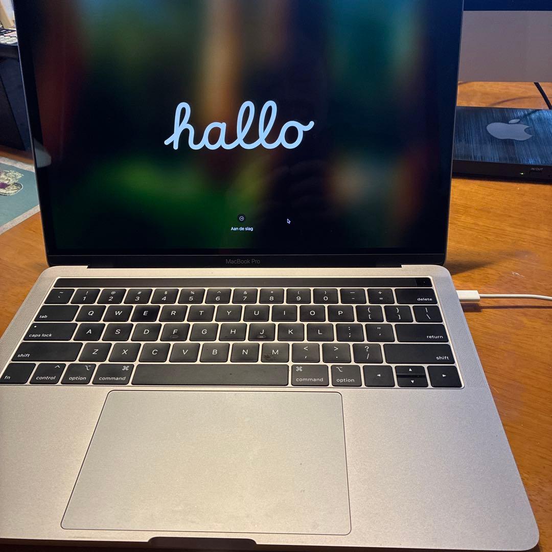MacBook本体 MacBook Pro 13inch 16GB 512GB2018
