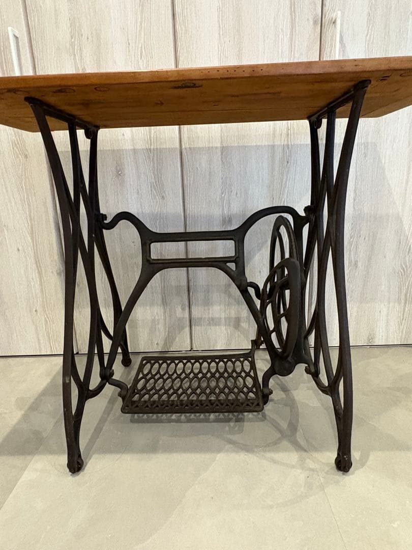 ビンテージアイアン脚テーブル