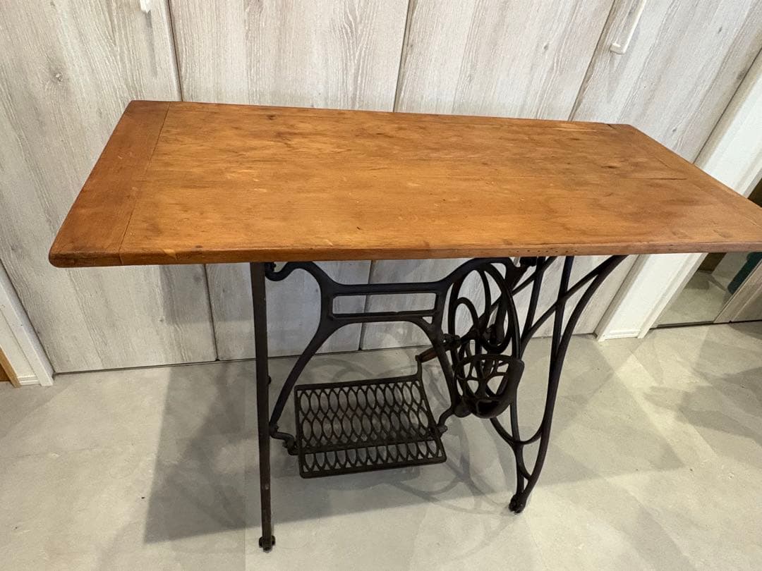 ビンテージアイアン脚テーブル