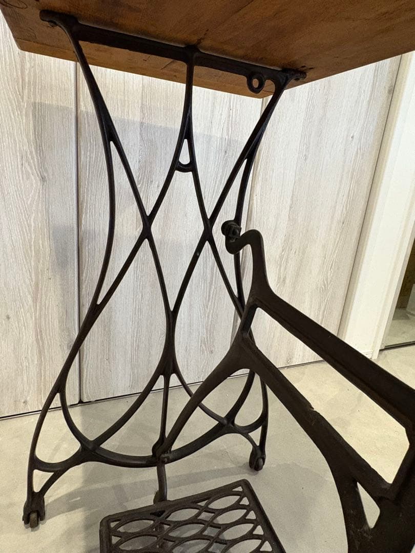 ビンテージアイアン脚テーブル