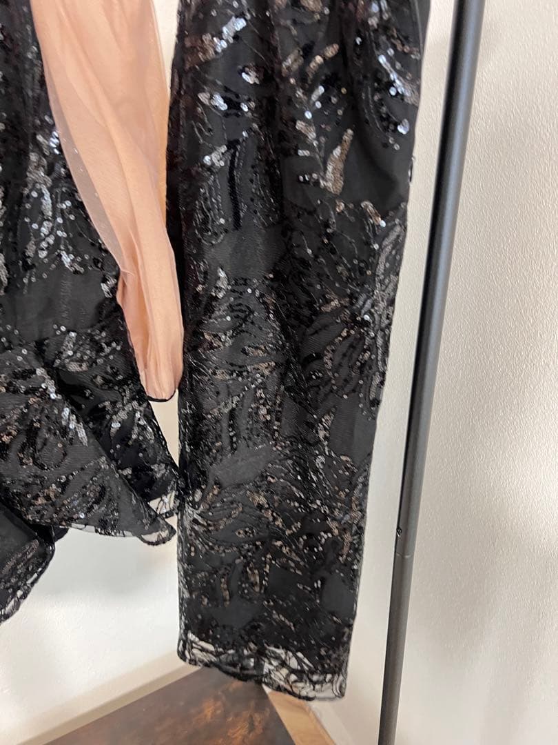 LEJA シアーパフスリーブペプラムスパンコール花柄Iラインドレス