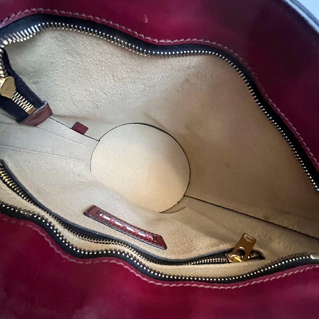 極美品✨　MARNI マルニ　ショルダーバッグ　バケツバッグ　レザー　赤系