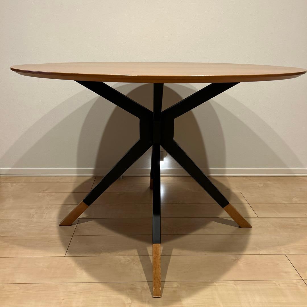 ボーコンセプト　BILLUND PRINCNTON ラウンドテーブル　円形