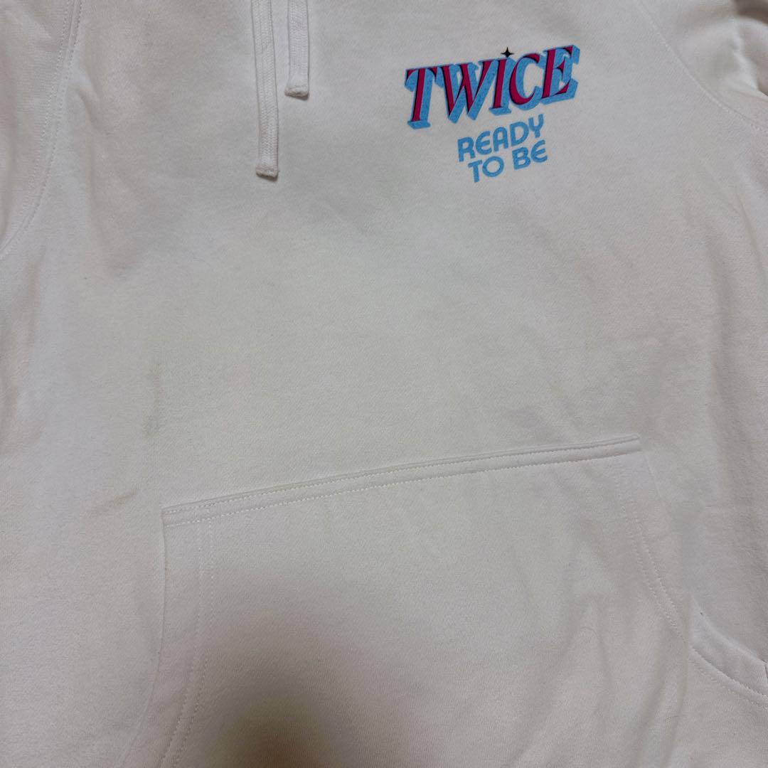 TWICE ready to be 海外　アパレル　フーディー　Sサイズ