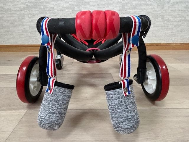 犬の車椅子、ミニュチワダックス用4輪車、犬用車椅子