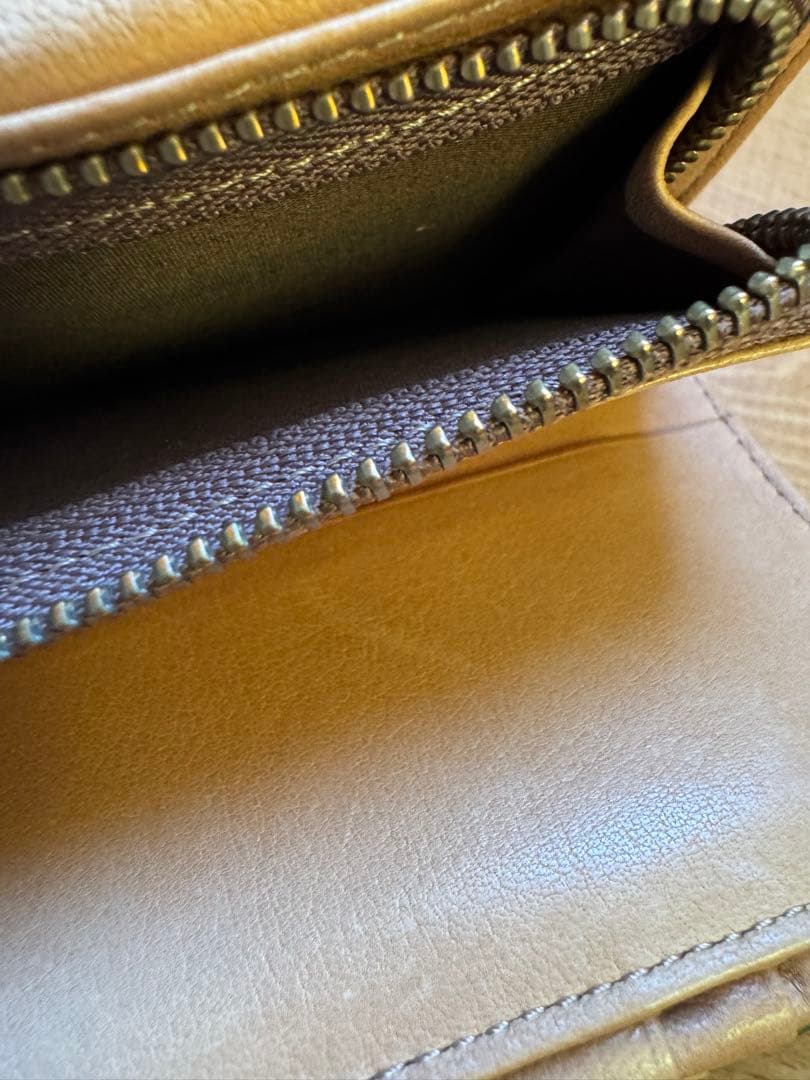 ヒラメキ　折り財布