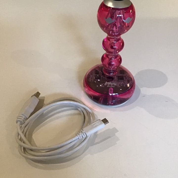 メンディー二デザイン！卓上ライトチーンという音声に心清める ピンク色 未使用品