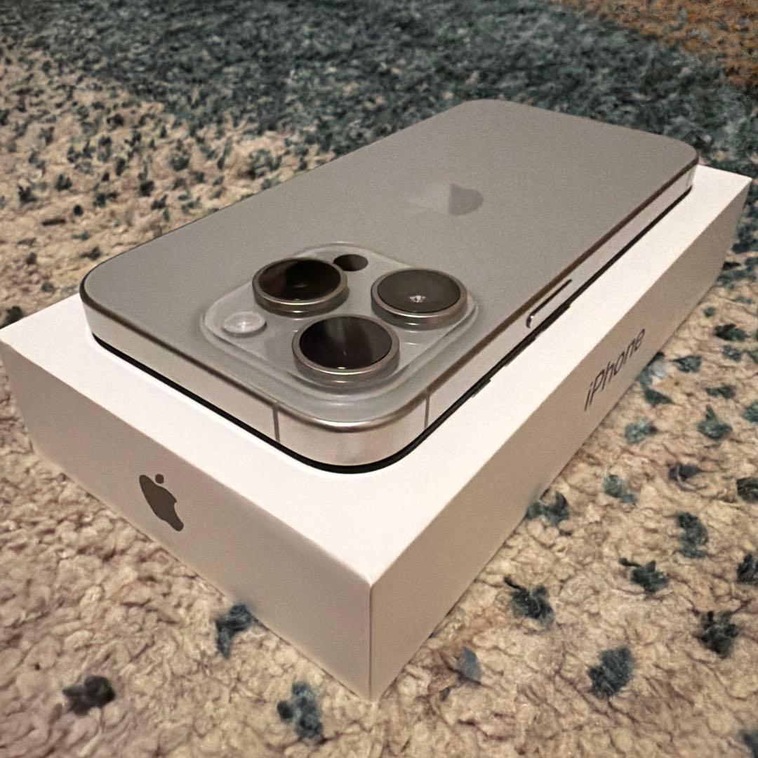 バッテリー90% iPhone 15 Pro 128GB ナチュラルチタニウム