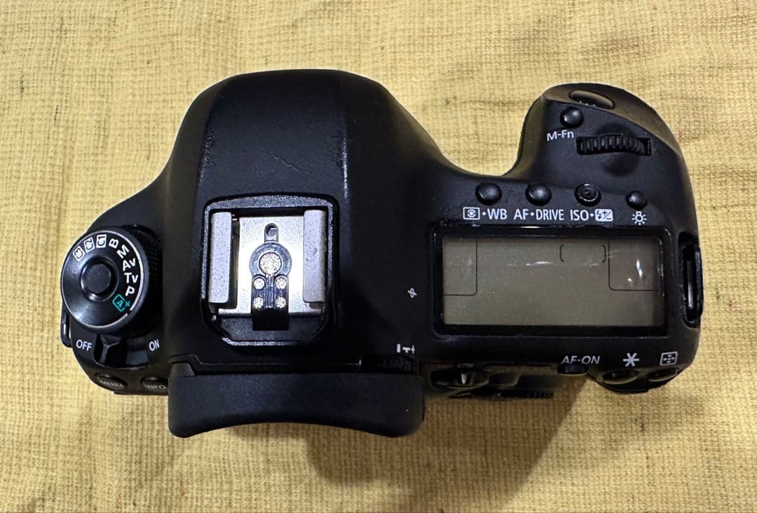 Canon EOS 5D Mark III 本体と付属品