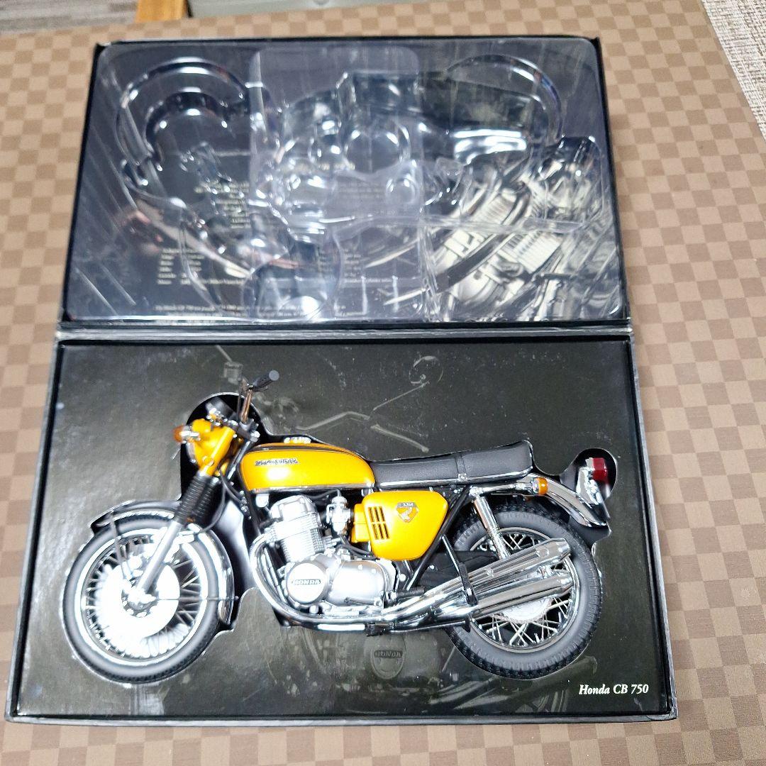 MinichampsCB750、6分の1新品未使用です