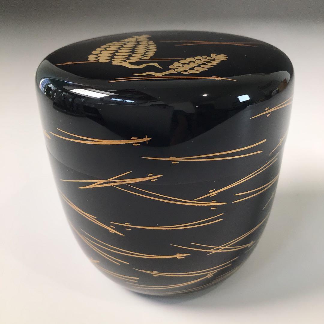 Ｒ８０４　棗　『順慶作』『黒漆塗』『松笠蒔絵』『中棗』　共箱　茶道具