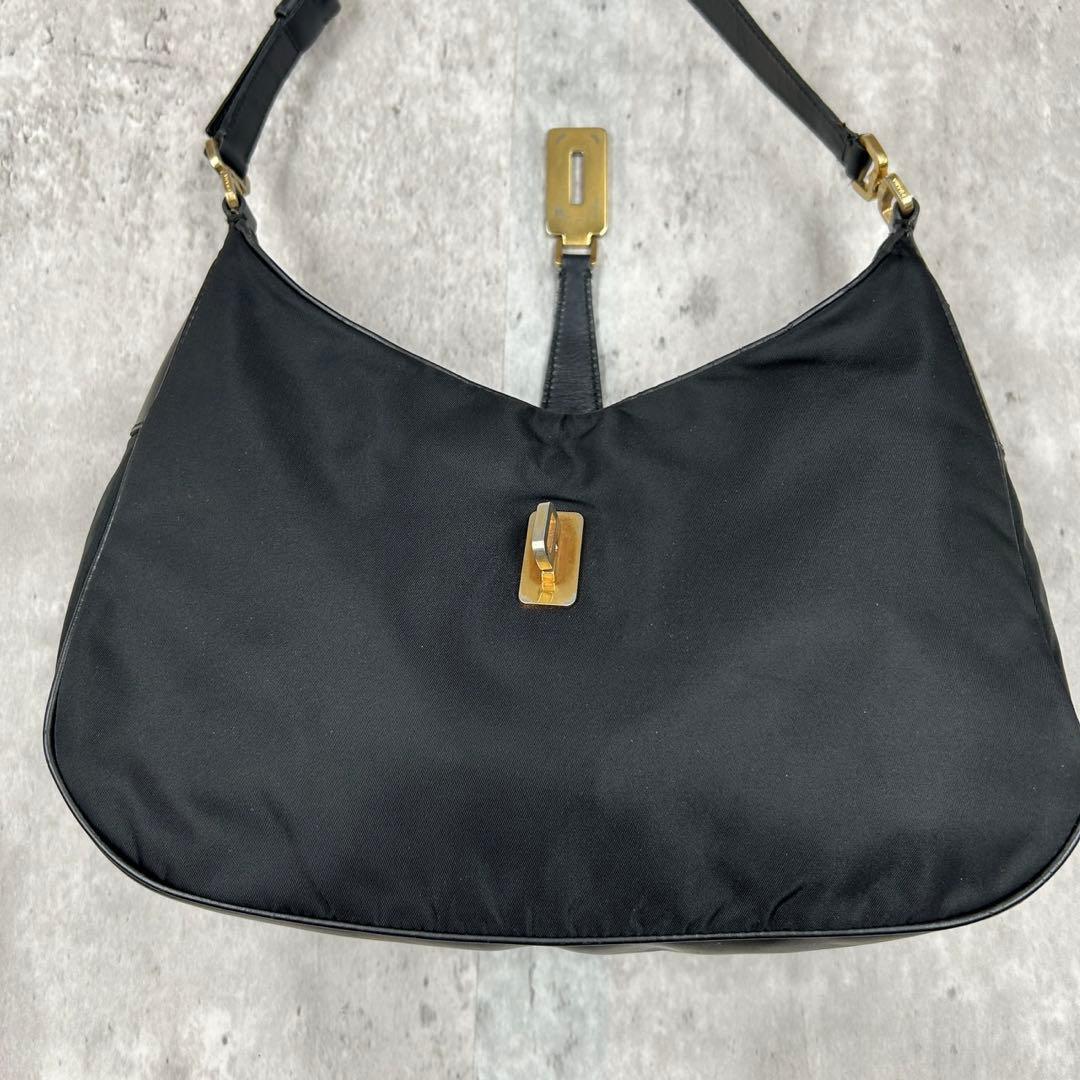 プラダ ワンショルダー 2way ハーフムーン ターンロック 三角ロゴ ネロ