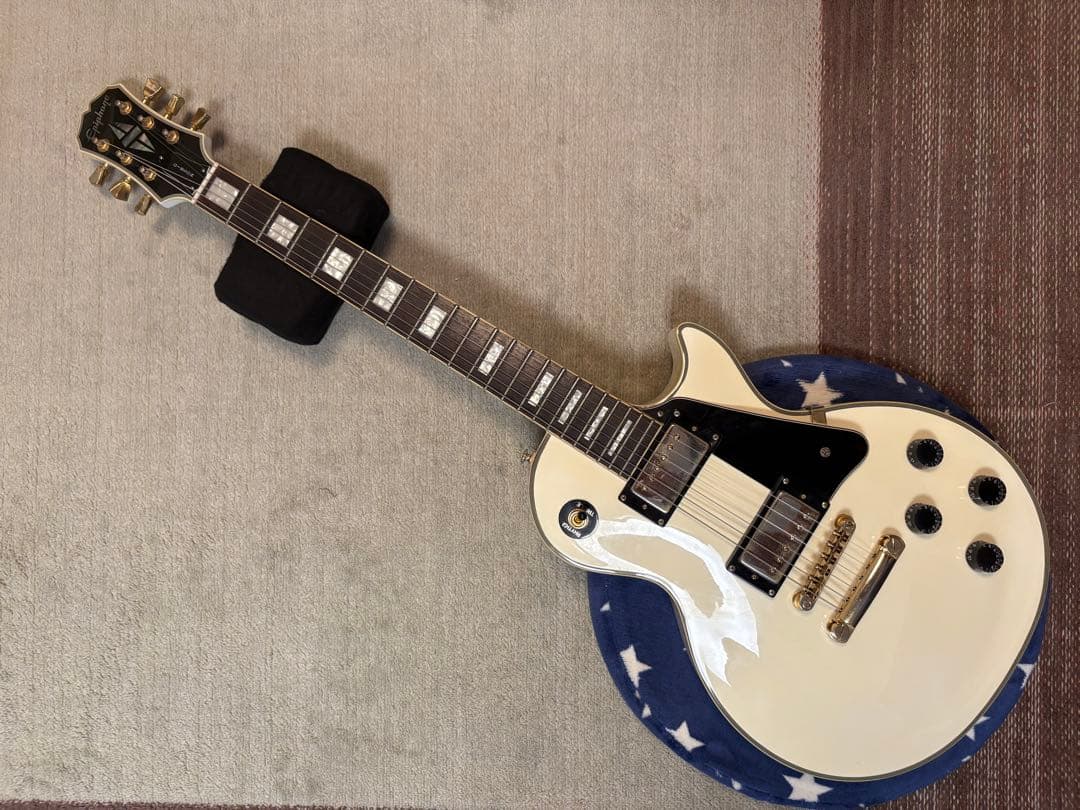 Epiphone Les Paul custom ホワイト ケース付き