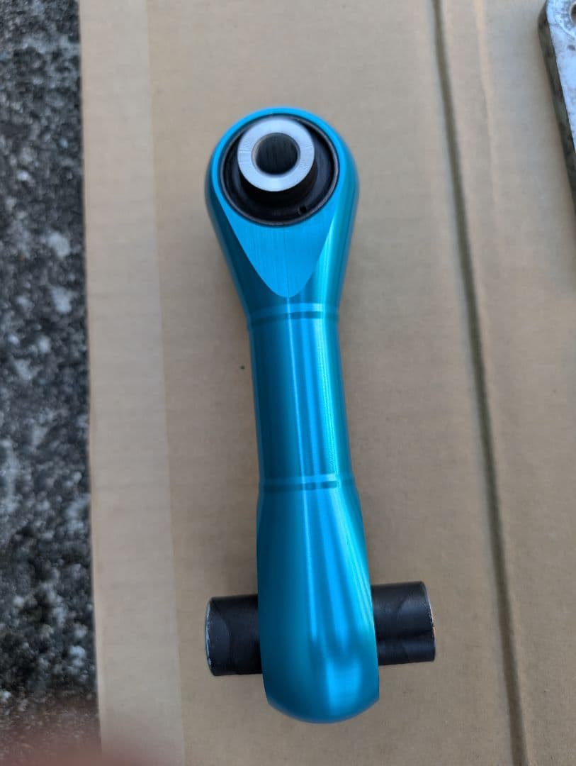 CUSCOピッチングストッパーZC33S