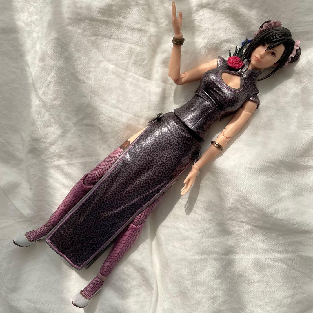 プレイアーツ改　フィギュア　ティファ　格闘家ドレスVer