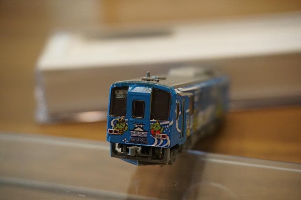 TOMIX製 キハ120系　越美北線ラッピング列車「越前大野城」仕様　M車