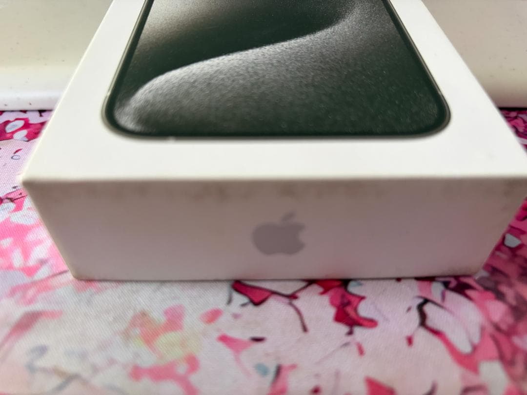 iPhone 15 Pro 256GB SIMフリー ホワイト チタニウム