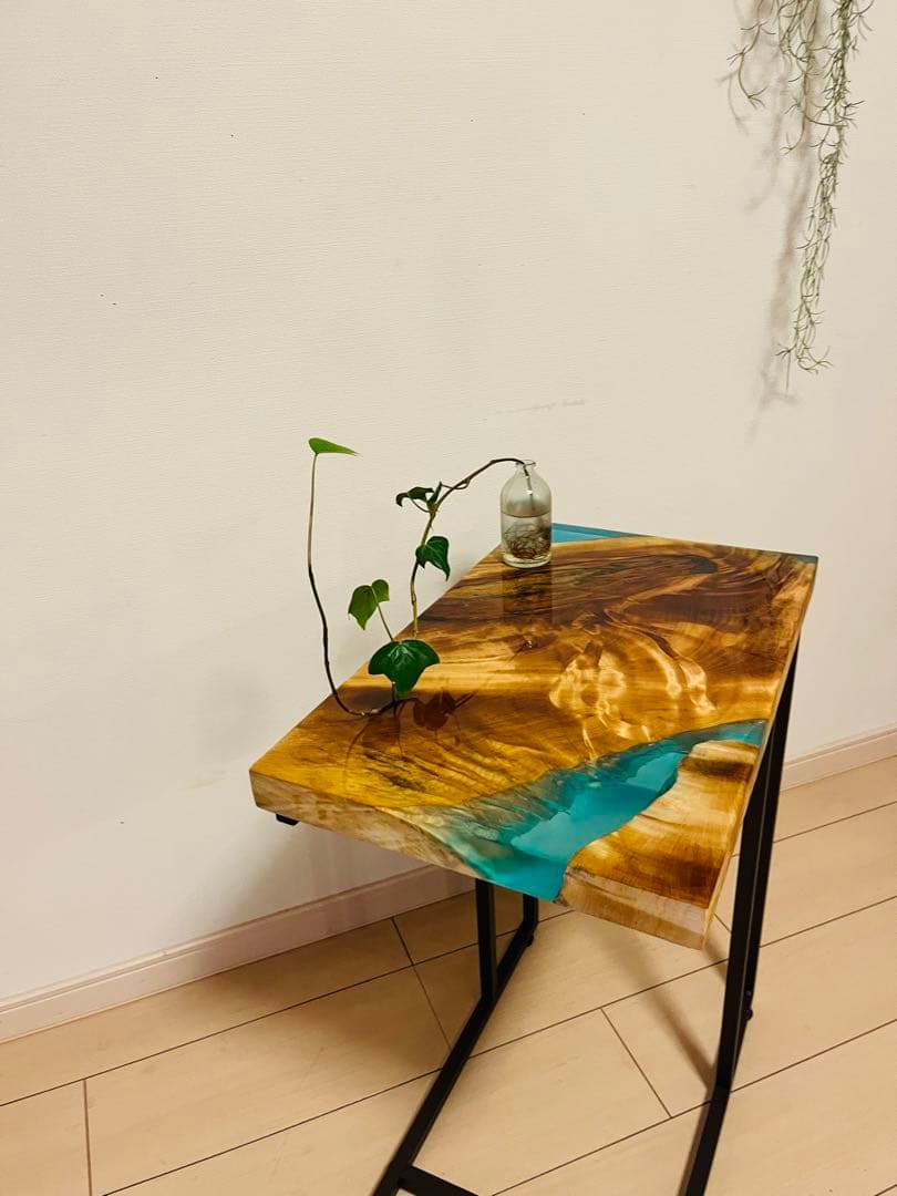 レジンテーブル　ソファテーブル　サイドテーブル　コーヒーテーブル　栃の木