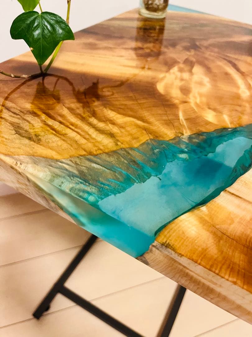 レジンテーブル　ソファテーブル　サイドテーブル　コーヒーテーブル　栃の木