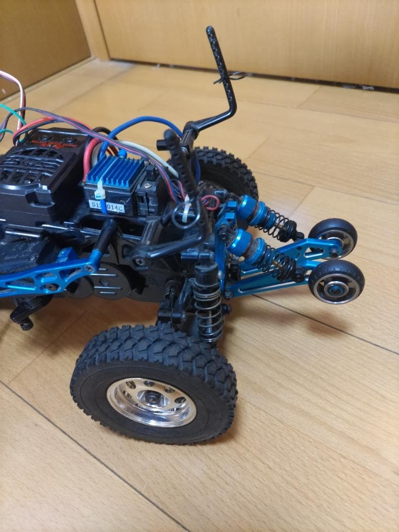 タミヤGF-01　TOYOTA 緑色トラック 除雪用ブレード付き