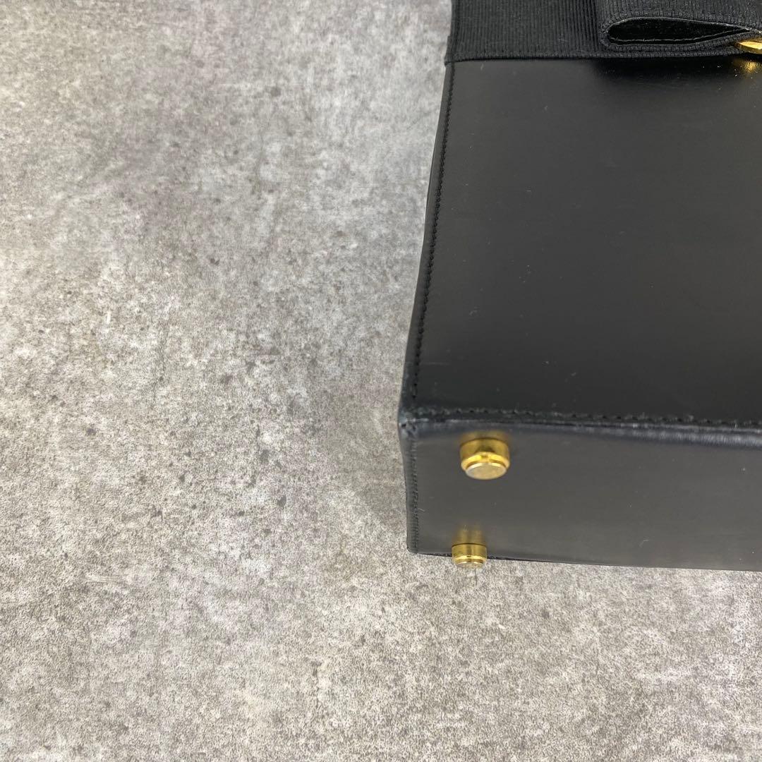 フェラガモ ヴァラ リボン 金具 ハンドバッグ トートバッグ レザー ブラック