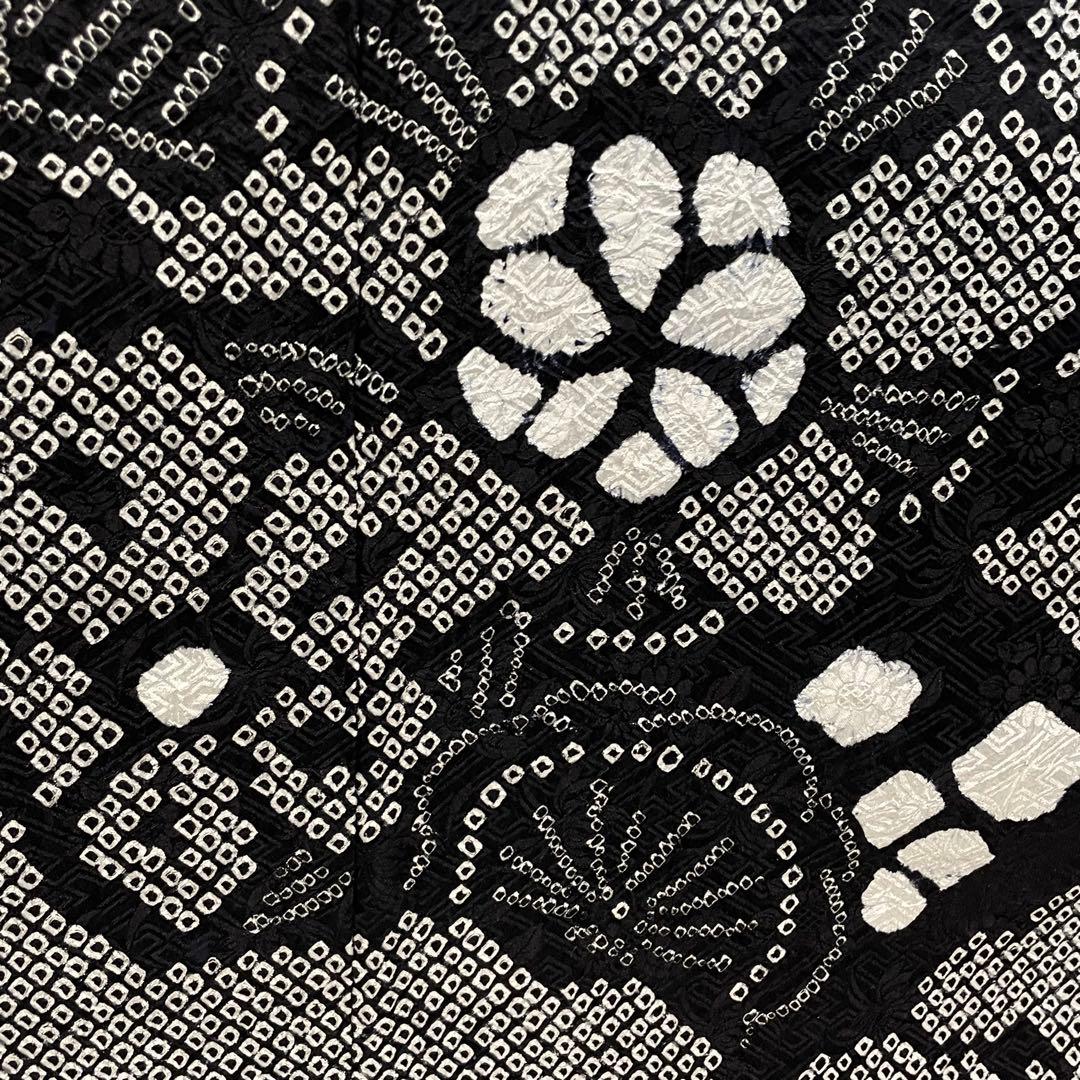 D343 振袖　総絞り　黒地　花模様　流水　正絹　着物　袷