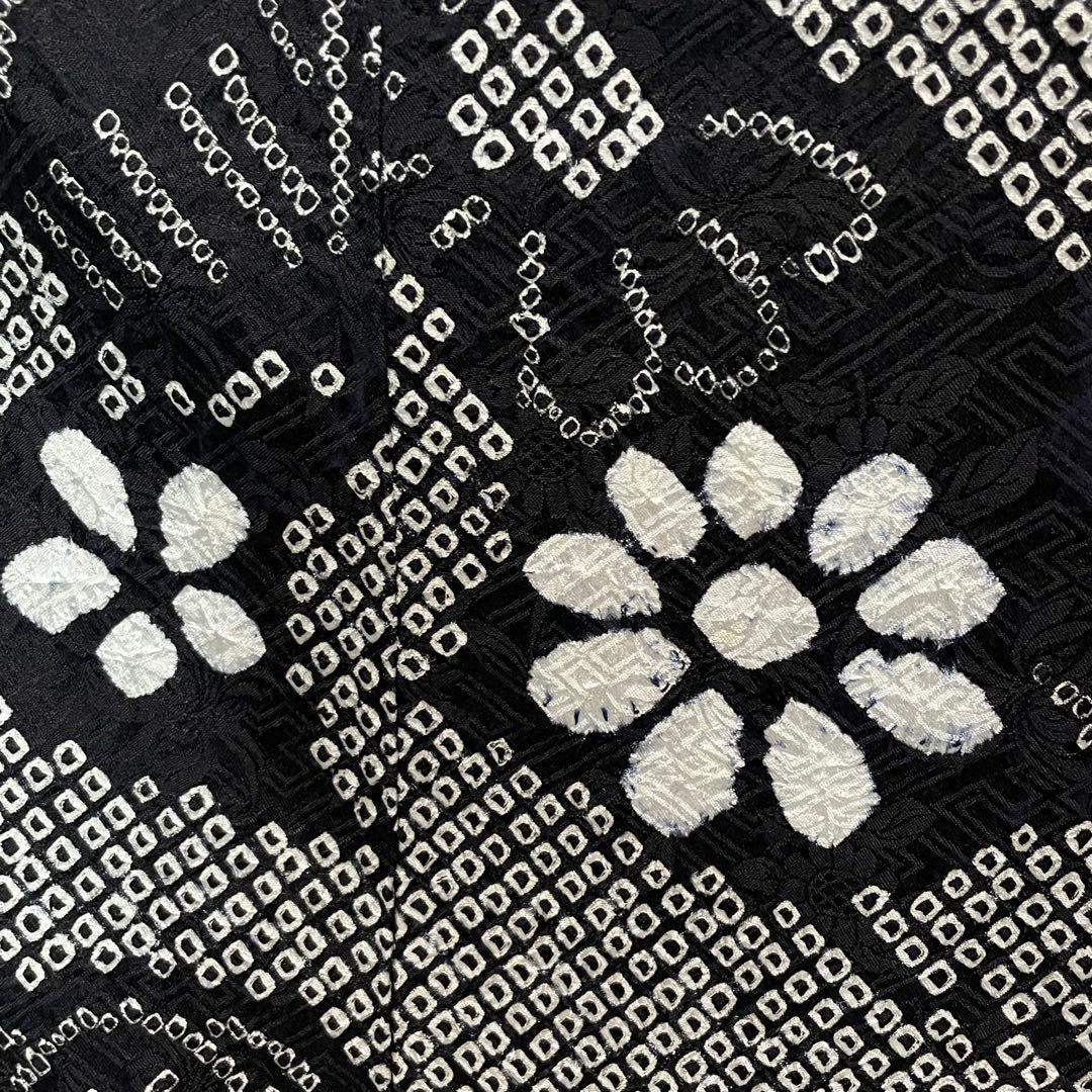 D343 振袖　総絞り　黒地　花模様　流水　正絹　着物　袷