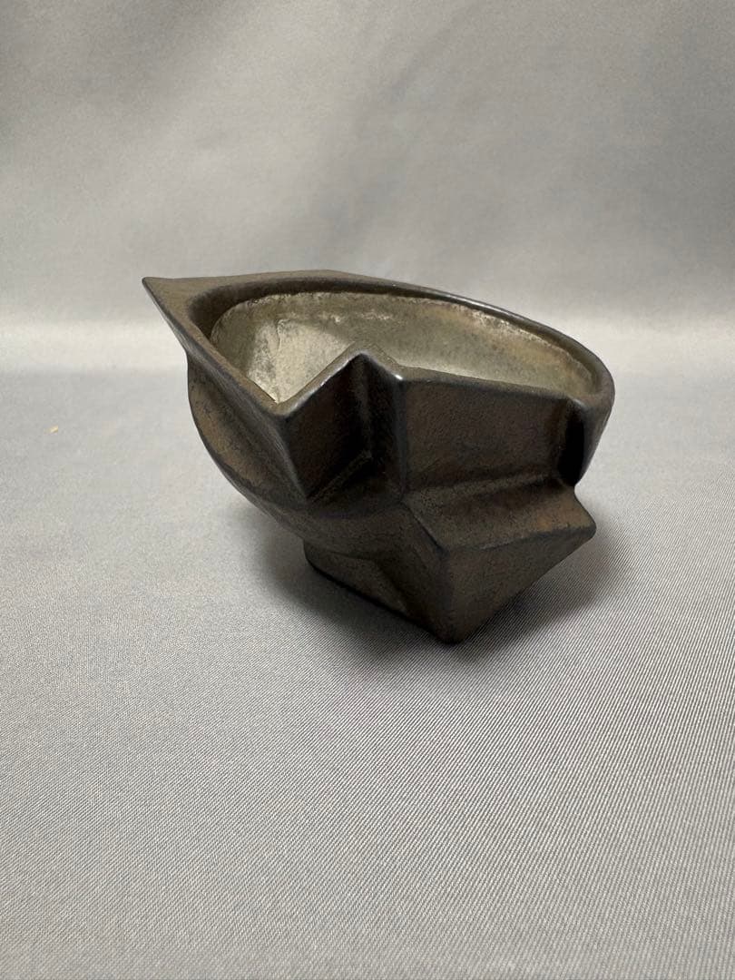 山下幾太郎　鉄黒プラチナ彩幾何ぐい呑