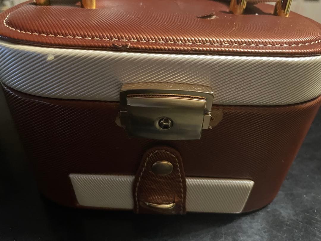 小物入れ　化粧品入れなどに ブラウンホワイト