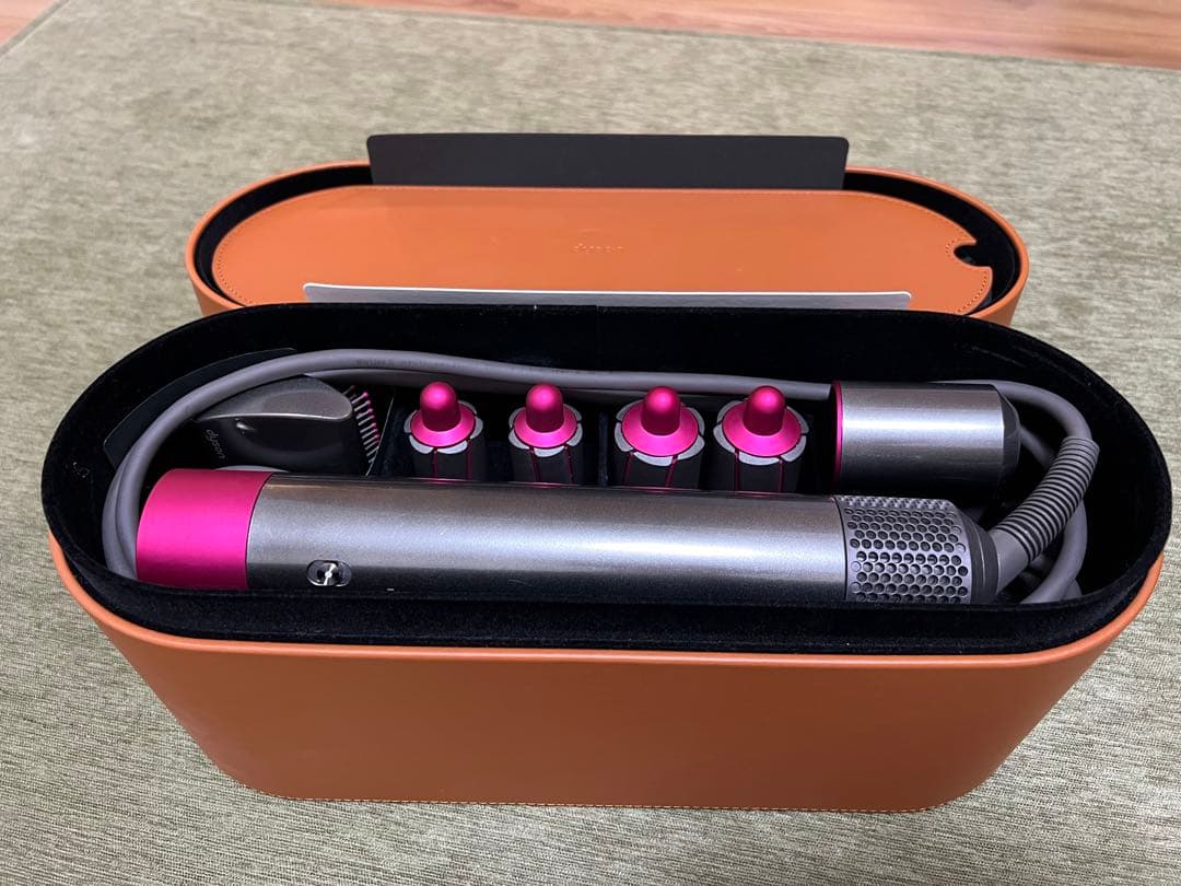 ヘアドライヤー dyson airwrap volume+shape