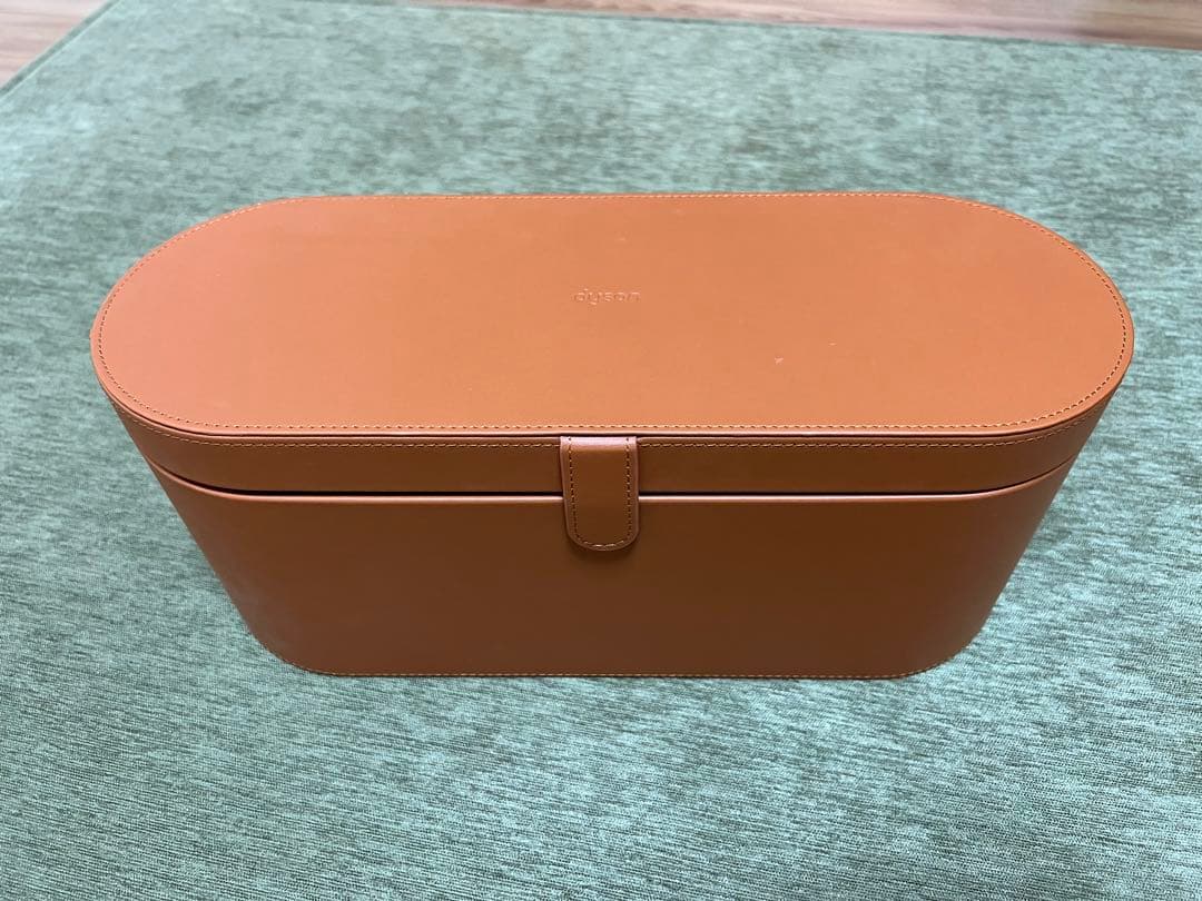 ヘアドライヤー dyson airwrap volume+shape