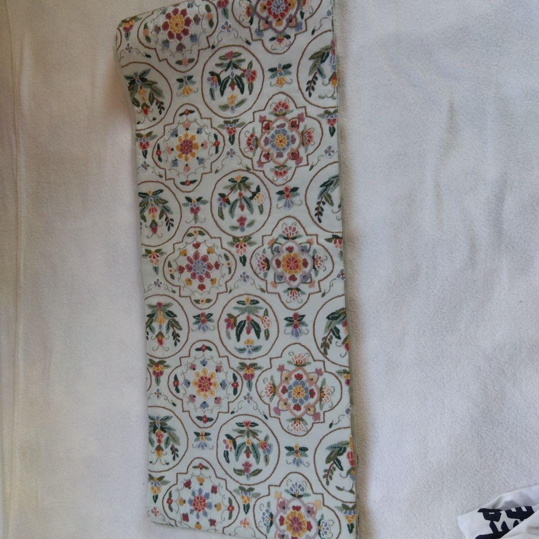 刺繍のある袋帯