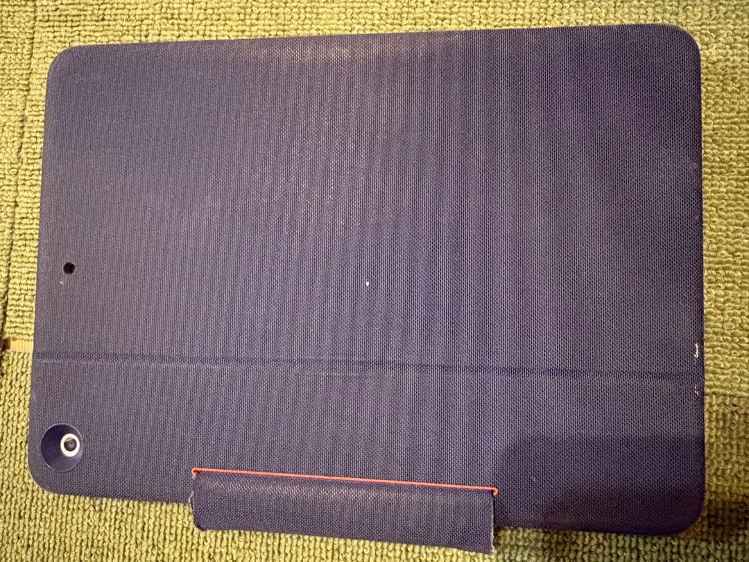 iPad 第8世代　2270 Wi-Fiモデル　専用キーボード付