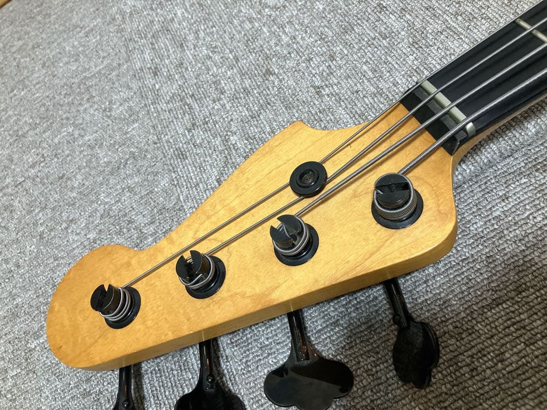 エレキベース アクティブ/パッシブ切替　バルトリーニ Bartolini TBT