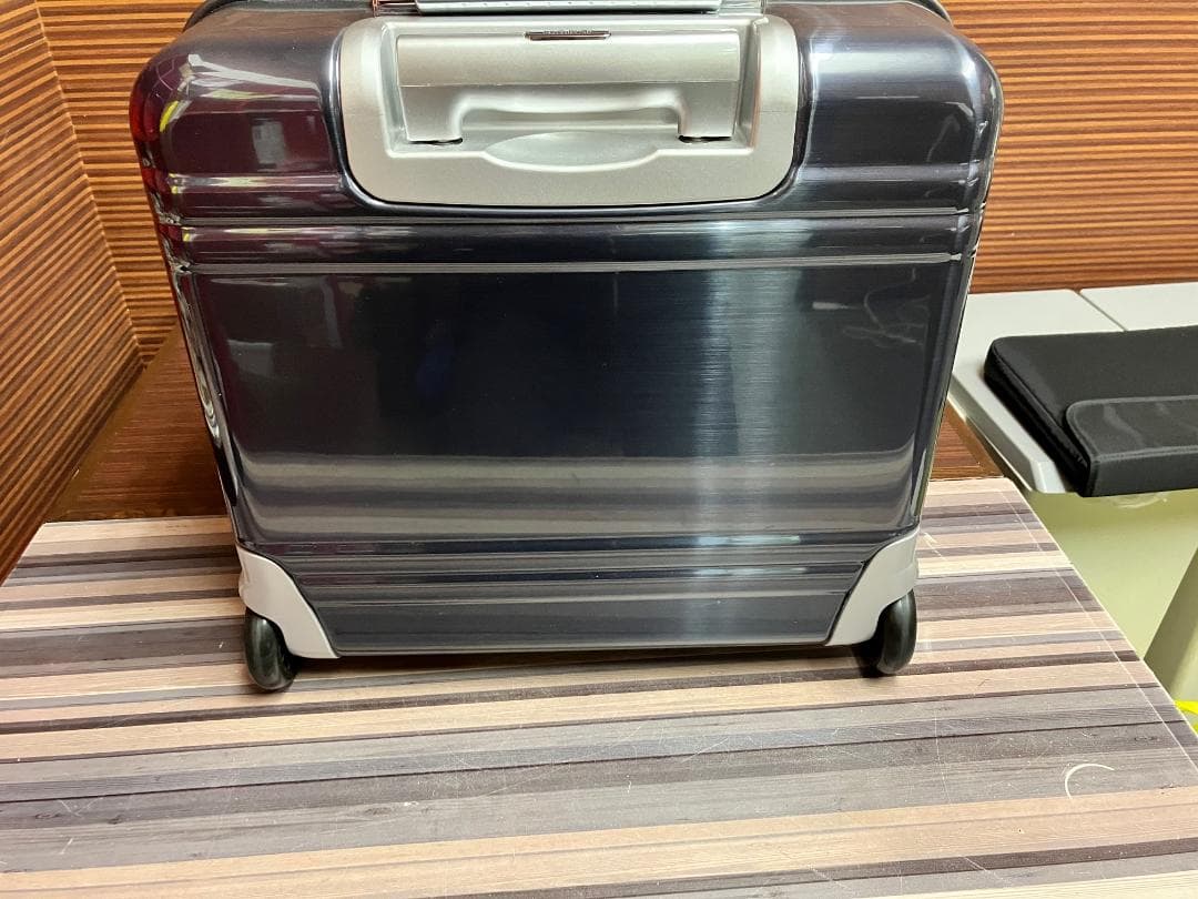 美品 ほぼ未使用 ゼロハリバートン 2輪 キャリーケース スーツケース　28L