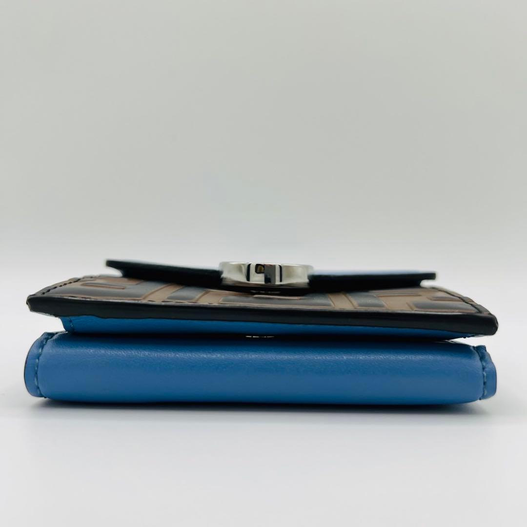 【極美品】FENDI フェンディ 三つ折り財布 コンパクトF バイカラー ズッカ