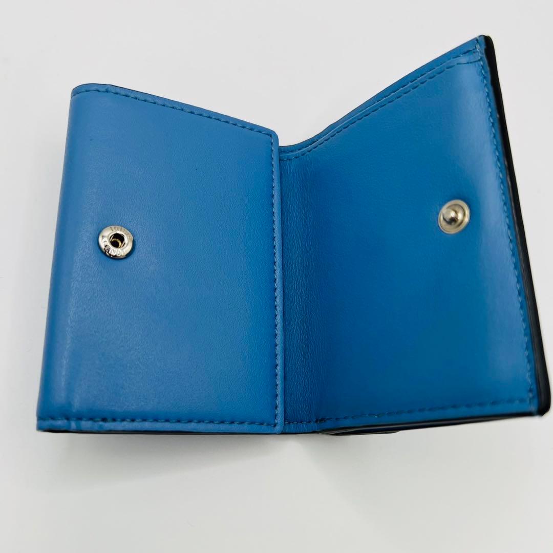 【極美品】FENDI フェンディ 三つ折り財布 コンパクトF バイカラー ズッカ