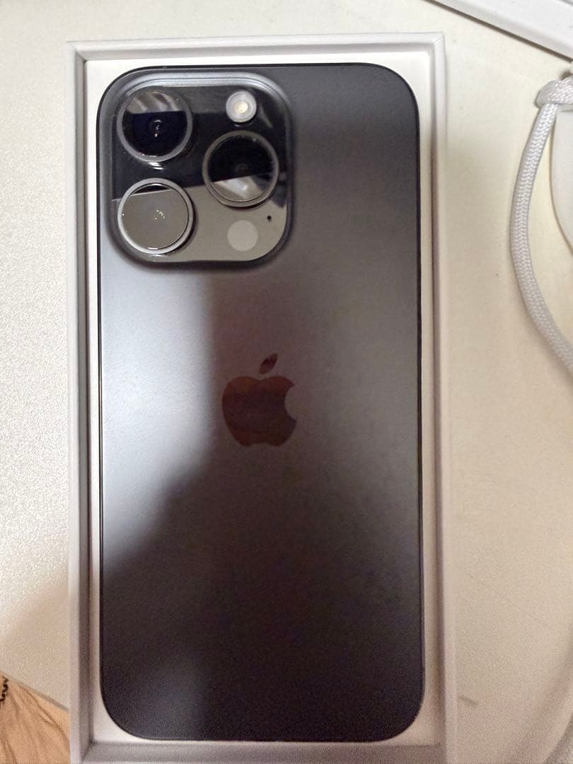 iPhone 15pro 256gb ブラックチタニウム　SIMフリー